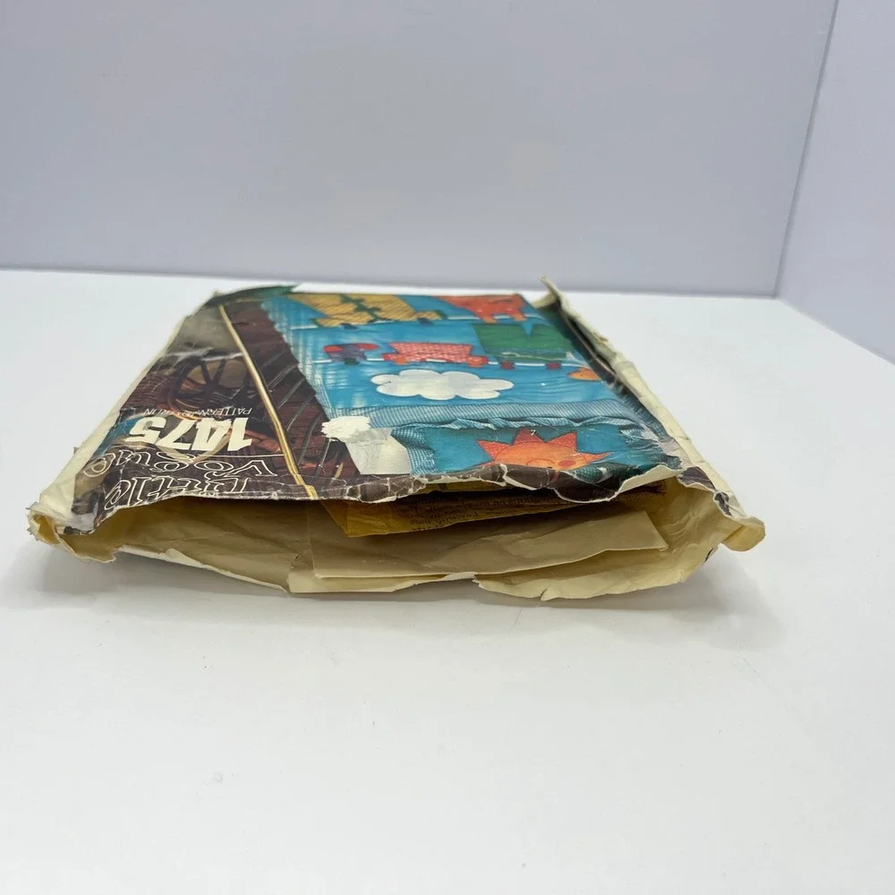 70s Little Vogue Crib Quilt Pillow Sham Sewing Pattern 1475 Vintage Nursery DIY